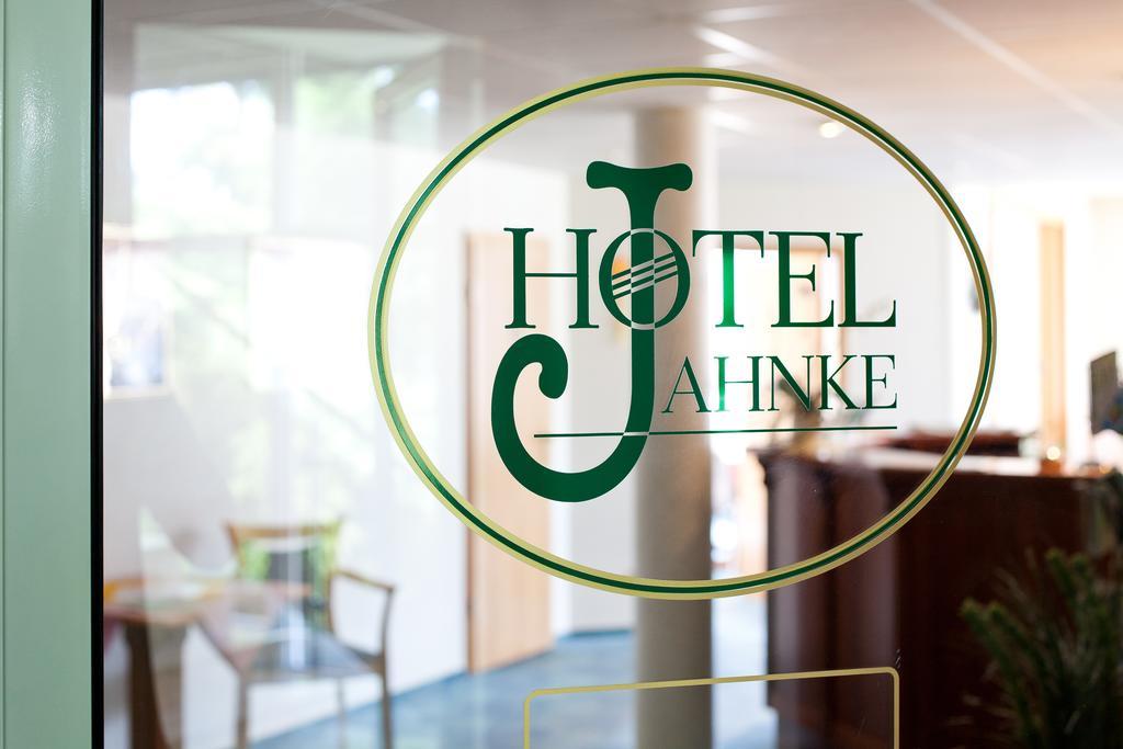 Hotel Jahnke Нойбранденбург Екстер'єр фото