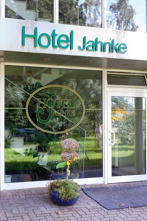 Hotel Jahnke Нойбранденбург Екстер'єр фото